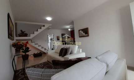 Casa à venda com 3 quartos, Santa Rosa, Barra Mansa, RJ