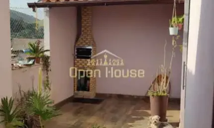 Casa à Venda em Água Limpa, Volta Redonda, RJ: Charme e Sofisticação em um Refúgio Tranquilo