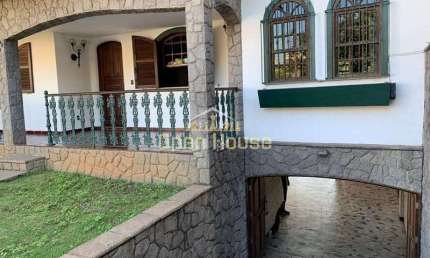 Encontre seu Refúgio de Luxo em Volta Redonda: Casa Exclusiva no Coração do Laranjal!