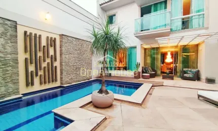 Magnífica Casa com 4 suítes, piscina, sauna e jacuzzi, à venda no bairro Jardim Normandia, em Volta