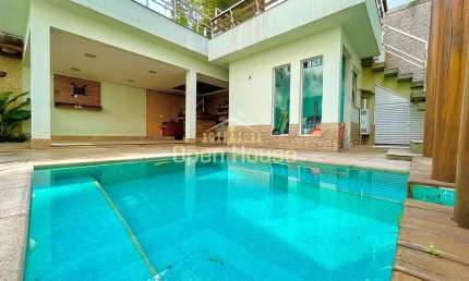 Casa à Venda com 3 quartos em Condomínio Fechado com Piscina, Espaço Gourmet e Muito Mais:  Seu Oás