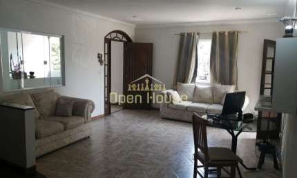 Apartamento dos Sonhos: 3 Quartos e Conforto na Colina - Ideal para Sua Família!