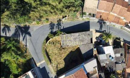 *Oportunidade Única: Terreno de Esquina com Construção Documentada no Parque Independência, Barra M