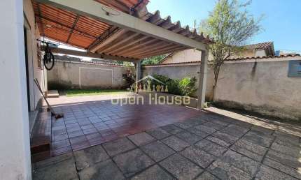 Casa espaçosa com vasto terreno a venda na Vila Santa Cecília, o bairro mais tradicional de Volta R