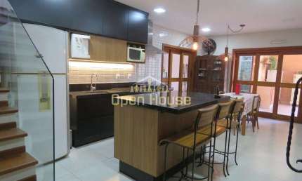 Vendo Casa Espetacular com 5 Quartos, Suíte Master e Hidromassagem na Vila Santa Cecília – Volta Re