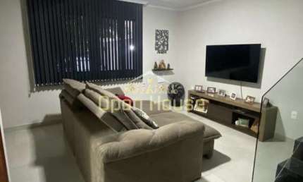 Excelente Casa à Venda no Bairro Sam Remo – Conforto, Tradição e Vista Permanente em Volta Redonda
