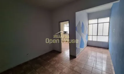 OPORTUNIDADE - More no Coração do Aterrado – Aluguel de Apartamento com 2 Quartos