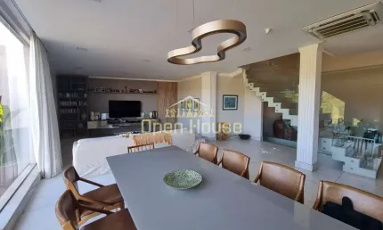 Casa de Alto Padrão no Alphaville com 3 Suítes, Espaço Gourmet e Piscina - O Seu Novo Lar dos Sonho