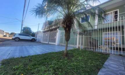 Sobrado para Venda em Curitiba, Uberaba, 3 dormitórios, 1 suíte, 2 banheiros, 2 vagas