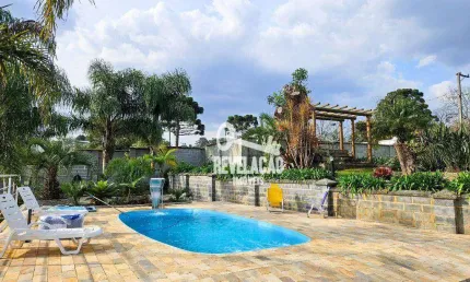 Excelente chácara com piscina em São José dos Pinhais