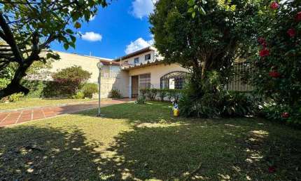 Casa com 5 quartos à venda na Avenida Anita Garibaldi, 3267, São Lourenço, Curitiba