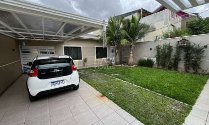 Casa à venda no bairro Capão da Imbuia em Curitiba/PR