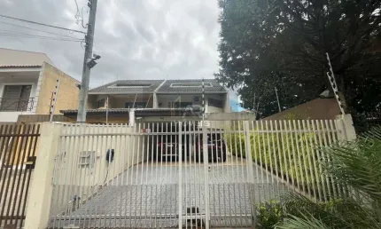 Sobrado triplex à venda no bairro uberaba em curitiba/pr