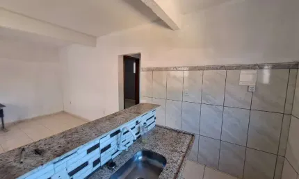 Casa com 2 quartos para alugar na Rua E, 60, Mar do Norte, Rio das Ostras, 60 m2 por R$ 1.050