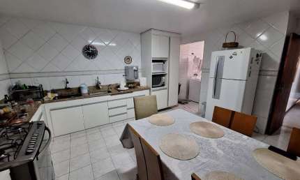 Apartamento com 3 quartos à venda na Avenida Rui Barbosa, 1396, Cajueiros, Macaé, 138 m2 por R$ 565.000