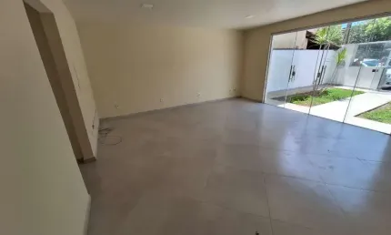 Ponto comercial com 3 salas à venda na Avenida Papa João XXIII, Centro, Macaé por R$ 500.000