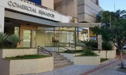 SALÃO COMERCIAL IDEAL PARA CLINICAS 271M2 RUA SOUZA NAVES EM LONDRINA