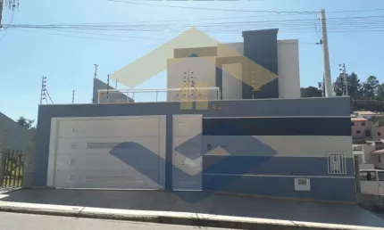 Casa à Venda com 3 Quartos, Suíte, Piscina Aquecida, 4 Vagas, Jardim e Deck com Pergolado - Jardim Caçula - Jundiaí/SP