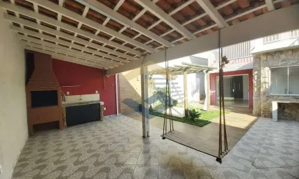 Casa Assobradada P/ Locação c/ 239 m², 3 Suítes ou Escritório, Salas Amplas, Charmoso Espaço Gourmet, 3 Vagas - Torres de São José - Jundiaí/SP