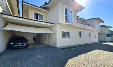 Casa em condomínio fechado com 3 quartos à venda na Rua João Krisch, 472, Glória, Joinville por R$ 680.000