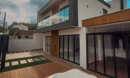 Casa com 3 quartos à venda na Rua Harmonia, 231, Floresta, Joinville por R$ 980.000