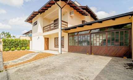 Casa com 4 quartos à venda na Rua Assis Brasil, 92, Saguaçu, Joinville por R$ 1.350.000