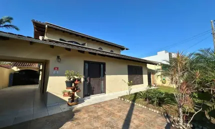 Casa com 4 quartos à venda na Rua Piritiba, 193, Costa e Silva, Joinville por R$ 980.000