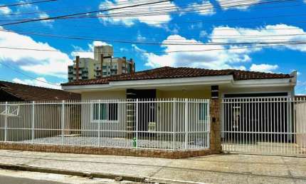 Casa com 3 quartos à venda na Rua Professor Trindade, 45, Costa e Silva, Joinville por R$ 900.000