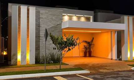 Casa em Condomínio para Venda em Lucas do Rio Verde, Parque dos Buritis, 3 dormitórios, 1 suíte, 2 banheiros, 2 vagas