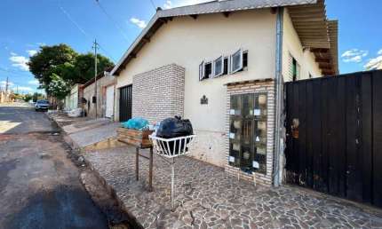 Kitnet para Venda em Várzea Grande, Jardim dos Estados, 5 dormitórios, 5 suítes, 5 banheiros, 1 vaga