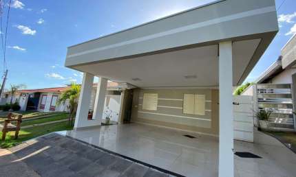 Casa em Condomínio para Venda em Cuiabá, JARDIM IMPERIAL, 3 dormitórios, 1 suíte, 3 banheiros, 2 vagas