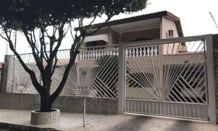 Casa para Venda em Cuiabá, Jardim Tropical, 3 dormitórios, 2 suítes, 5 vagas