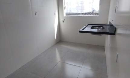 Casa de Condomínio 02 Dormitórios Sobreposta Alta, Bairro Vila Sônia.