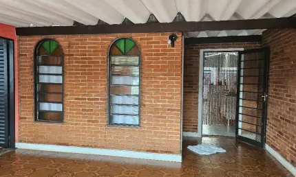 EXCELENTE OPORTUNIDADE PARA MORADIA OU RENDA EXTRA  DE 3 LOCAÇÕES.