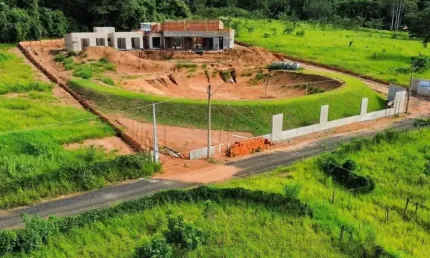 TERRENO PARA SÍTIO DE RECREAÇÃO OU CHÁCARAS, PRÓXIMO AS GRUTAS, RESTAURANTES E FÁCIL ACESSO AO CENTRO DA CIDADE.