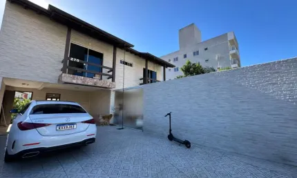 Casa com 3 quartos à venda na Rua Vergilino Domingos da Silva, 270, Serraria, São José