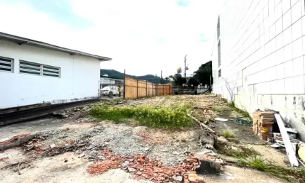 Terreno à venda na Rua João Motta Espezim, 390, Saco dos Limões, Florianópolis