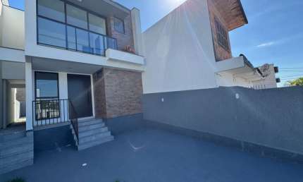 Casa com 3 quartos à venda na Rua Manoel Marques Júnior, 148, Serraria, São José
