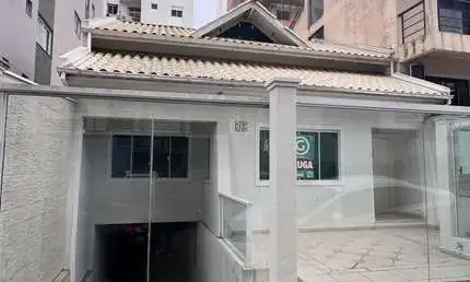 Sala comercial à venda na Rua Antônio Basil Schroeder, 17, Barreiros, São José