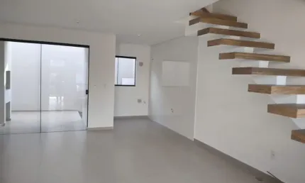 Lindo Sobrado Geminado com 3 quartos sendo 1 suíte a venda no Iririu só 445 mil