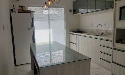 GEMINADO SEMI MOBILIADO COM 2 QUARTOS NO BAIRRO VILA NOVA SÓ 390 MIL
