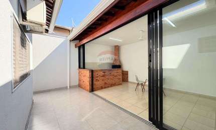 Casa térrea à venda no Residencial Palmares com 180m²  - 4 dormitórios sendo 2 suítes e área gourmet