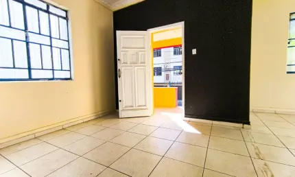 Casa versátil em localização privilegiada .Parte central muito valorizada.