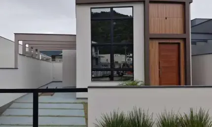 Casa com 2 quartos à venda na rua leoni pamplona, 251, bela vista, palhoça por r$ 630.000