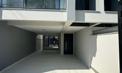 Casa com 3 quartos à venda na Avenida Leoberto Leal, 212, Barreiros, São José por R$ 980.000