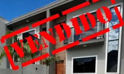 Casa com 3 quartos à venda na avenida valdemar schmidt, 91, forquilhas, são josé por r$ 480.000