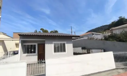 Casa com 3 quartos à venda na Rua Leoni Pamplona, 5561, Bela Vista, Palhoça por R$ 450.000