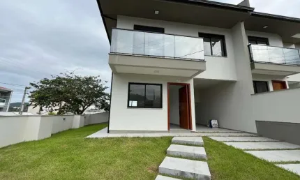 Casa com 3 quartos à venda na Rua Manoel Ernesto Amandio, 3345, Potecas, São José por R$ 649.000