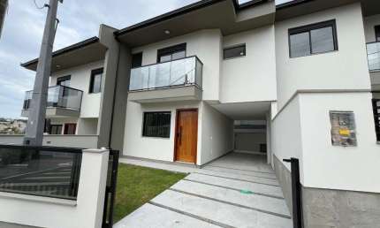 Casa com 3 quartos à venda na Rua Docilicio Luz, 1107, Potecas, São José por R$ 549.000