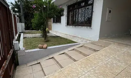 Casa com 4 quartos à venda na Rua Cândido Amaro Damásio, 9887, Jardim Cidade de Florianópolis, São José por R$ 1.500.000